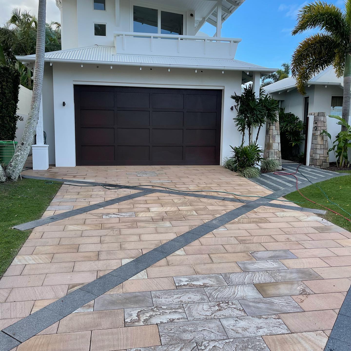 pressure washing - dirty drivewa